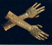 Golden hands in the Gold Museum